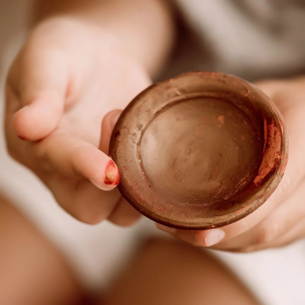 Aker Rouge Clay Pot